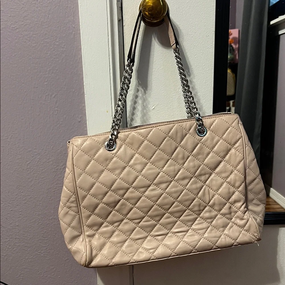 MICHAEL Michael Kors Quilted Cream Shoulder Bag - Picture 2 of 4